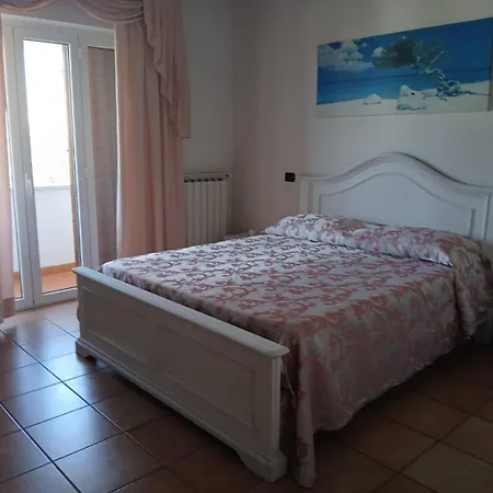 La Casa Di Ale 招待所 拉蒂纳
